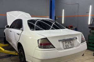 Ремонт стоек Nissan Cedric 2001 цвет белый